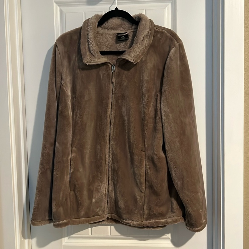 32 Degrees soft zip up jacket